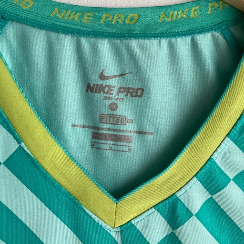 Nike Pro Fitted Dri-Fit Green‎ Athletic Running Top, M